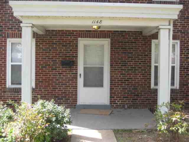 1148 Hudson St - Photo 2 of 22