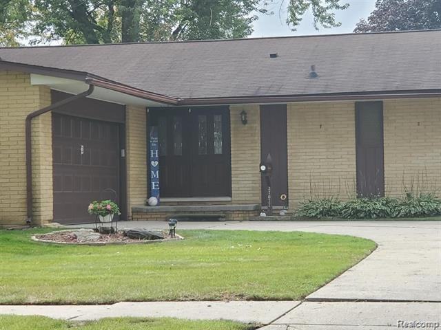 37077 Munger Dr - Photo 2 of 8