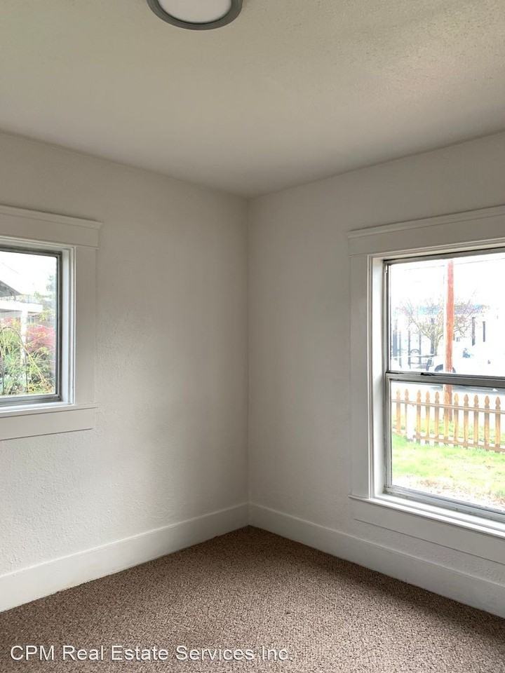 310 & 314 SW 4th Street - Photo 2 of 5