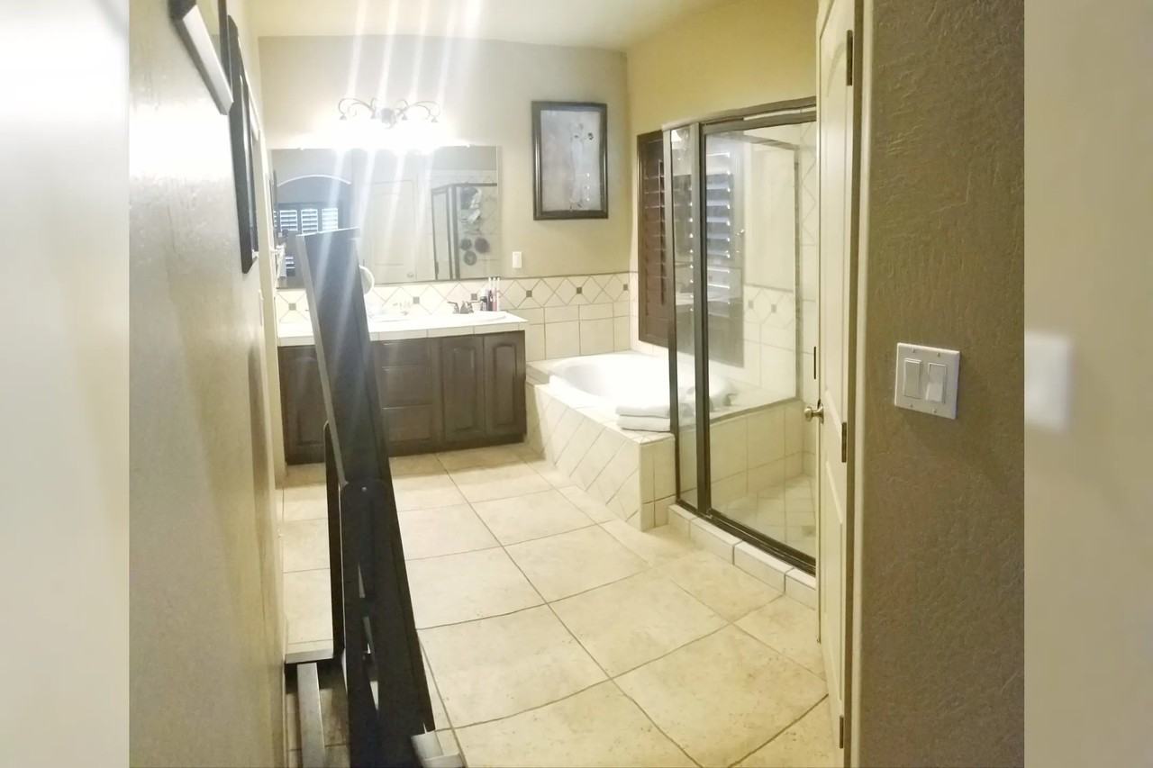 1845 S 33rd Dr - Photo 2 of 6