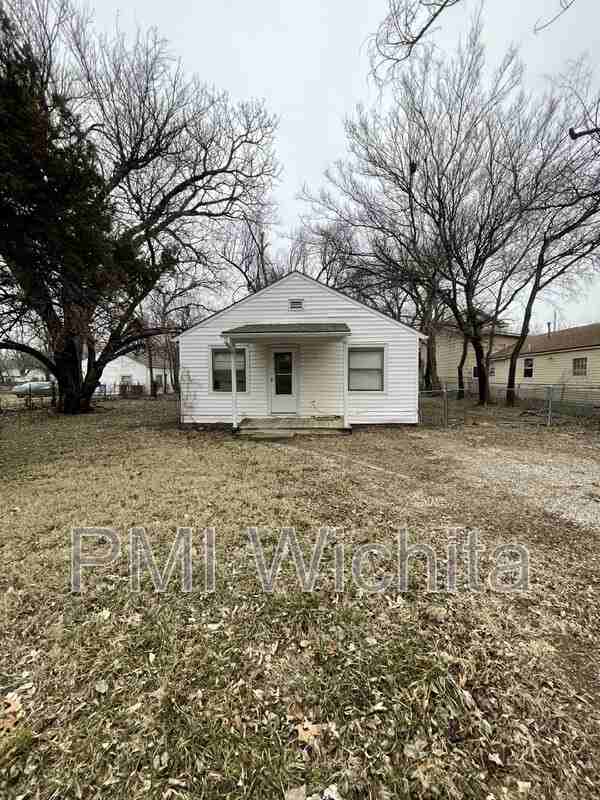 420 South Kessler Street - Photo 3 of 12