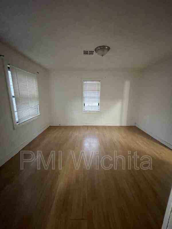 420 S Kessler St - Photo 5 of 13
