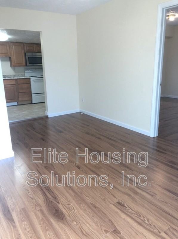 204 Maple Ave - Photo 6 of 16