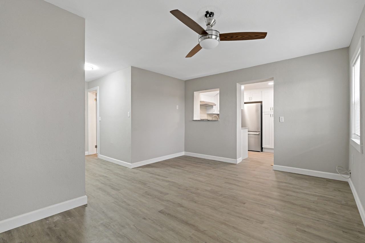 8441 Bayshore Dr #B - Photo 5 of 35