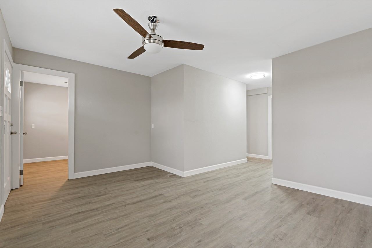 8441 Bayshore Dr #B - Photo 6 of 35