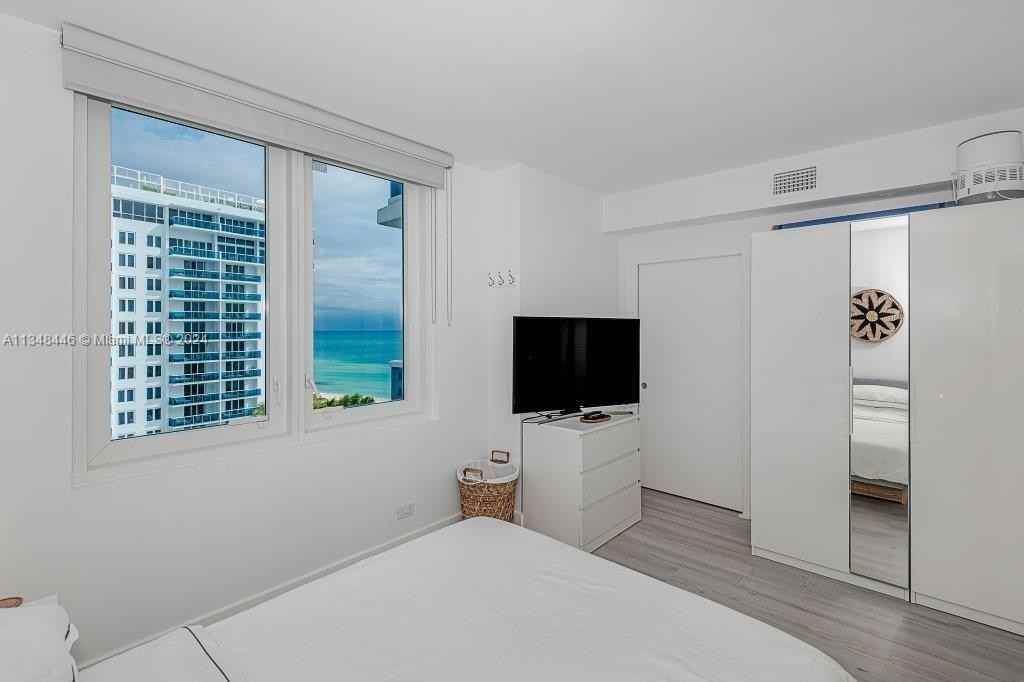 2301 Collins Ave #1115 - Photo 7 of 22