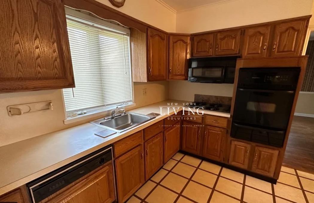 19347 Salerno Ave #1 - Photo 3 of 15