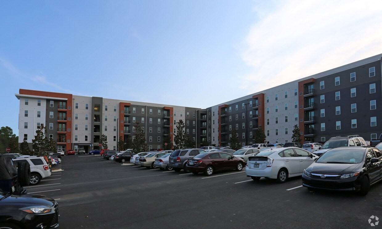 10300 University Parkway #413 - Photo 3 of 8