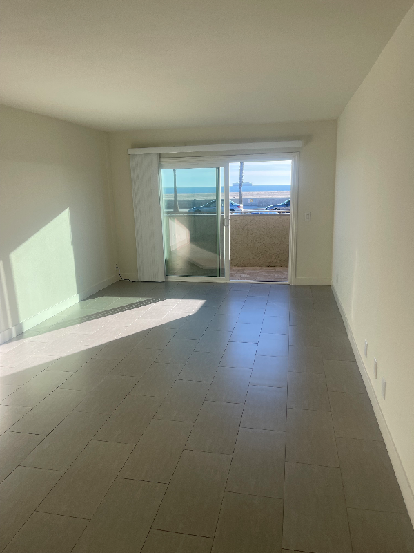 284 E Surfside Dr - Photo 3 of 16