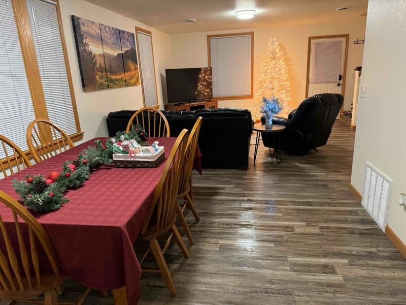 707 W Evelyn St - Photo 4 of 10