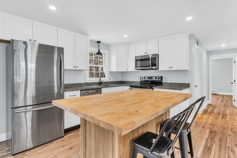 13 Barbara Ave - Photo 2 of 35