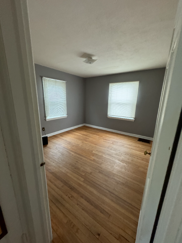 3331 Minnesota Dr - Photo 3 of 8