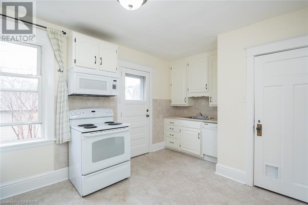 112 Graham Avenue South - Photo 2 of 5