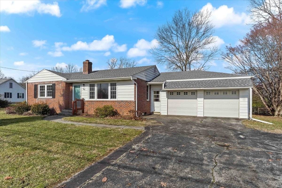 107 W Hillendale Rd #NA - Photo 3 of 19