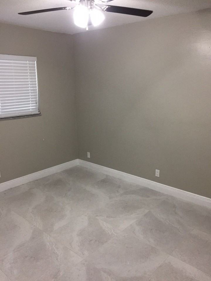 1086 NE 33RD STUnit 5 #5 - Photo 5 of 9