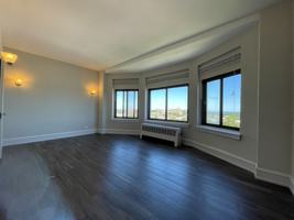 featured image of 1033 W Loyola Ave