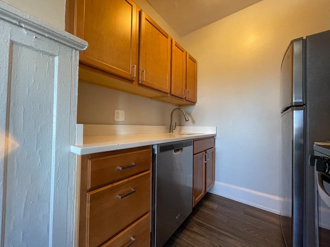 1033 W Loyola - Photo 7 of 45