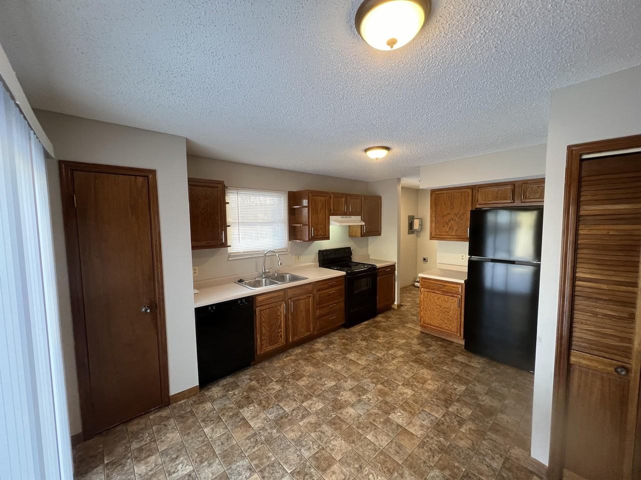 1907 E Florida Ave #A - Photo 7 of 44