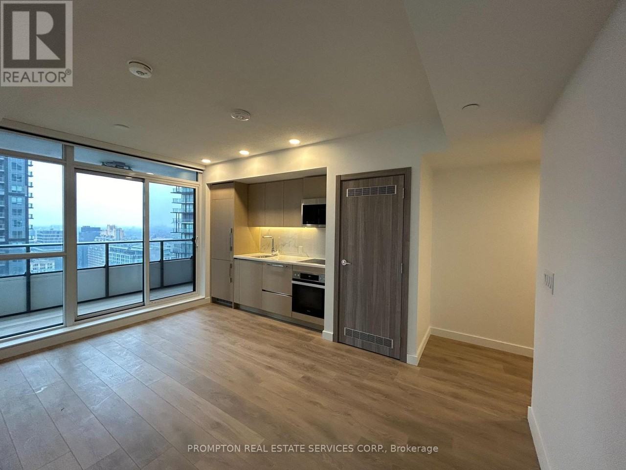 38 Widmer Street #2607