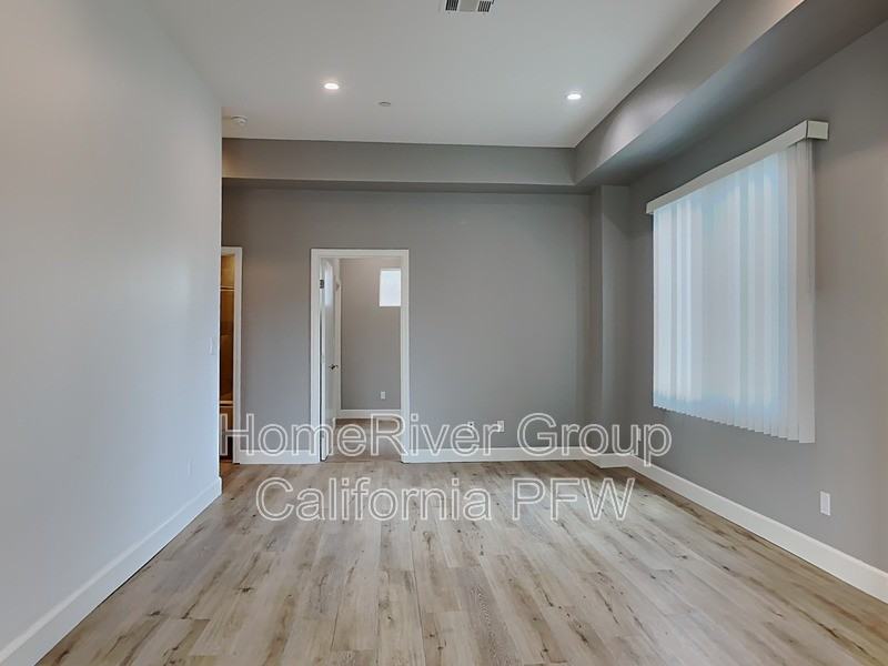 Klump Ave - Photo 2 of 29