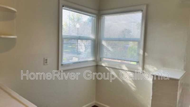 4901 10th Ave - Photo 3 of 12