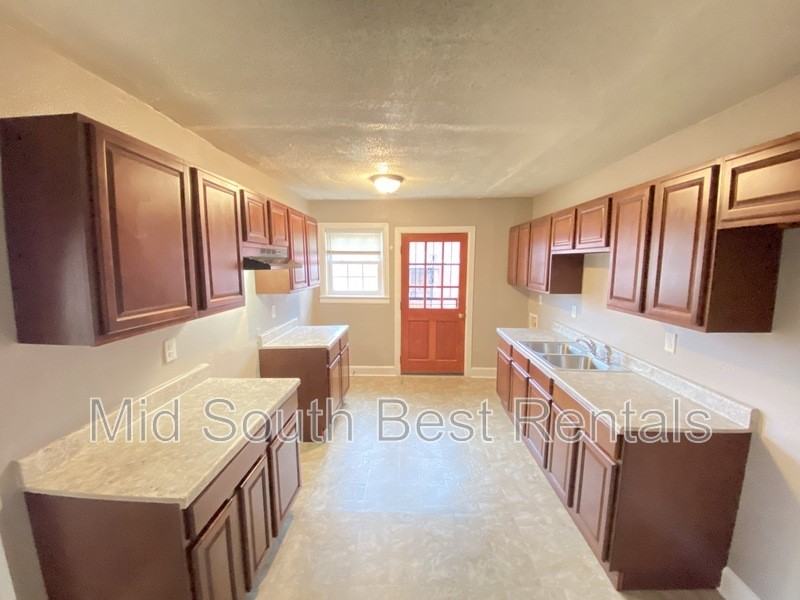 1336 Chadwick Cir - Photo 3 of 8