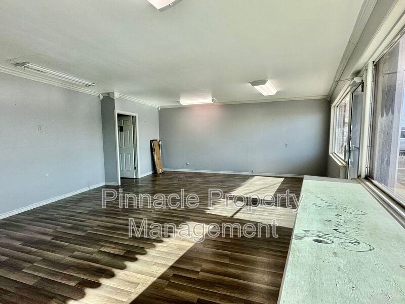 2314 W Avenue N - Photo 3 of 4