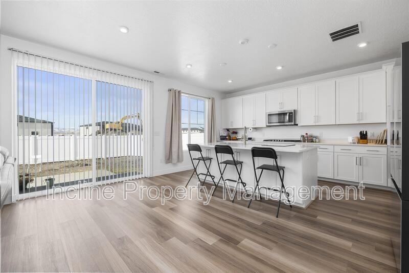 766 Sw - Photo 4 of 31