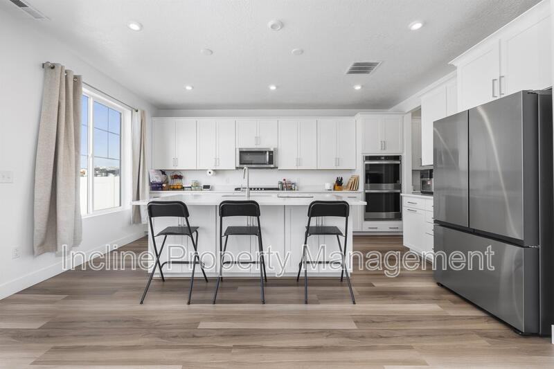 766 Sw - Photo 5 of 31