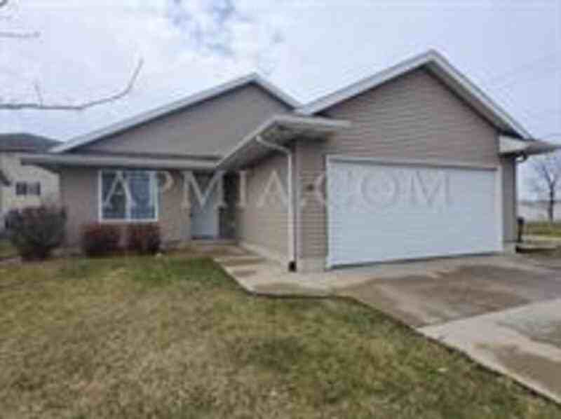 5602 Wheatland Dr Sw, Cedar Rapids, IA 52404 3 Bedroom House for 1,400