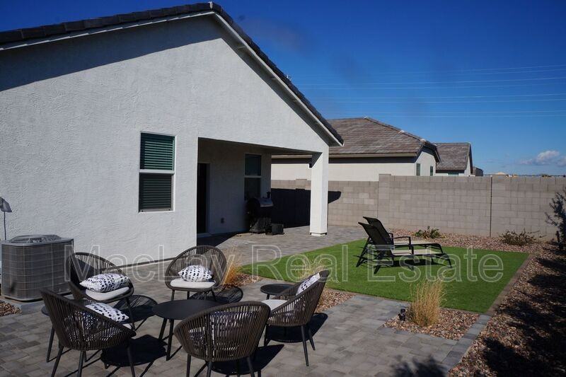 1349 W Highland Rd - Photo 3 of 15