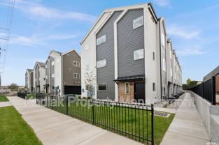 765 Nw #202 - Photo 1 of 1