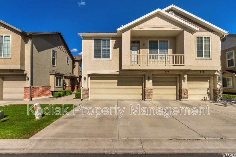 548 Walton Dr - Photo 3 of 36