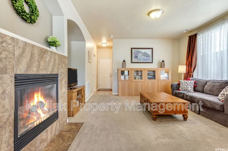 548 Walton Dr - Photo 7 of 36