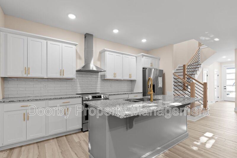 432 Wayne Ave #436 - Photo 6 of 24