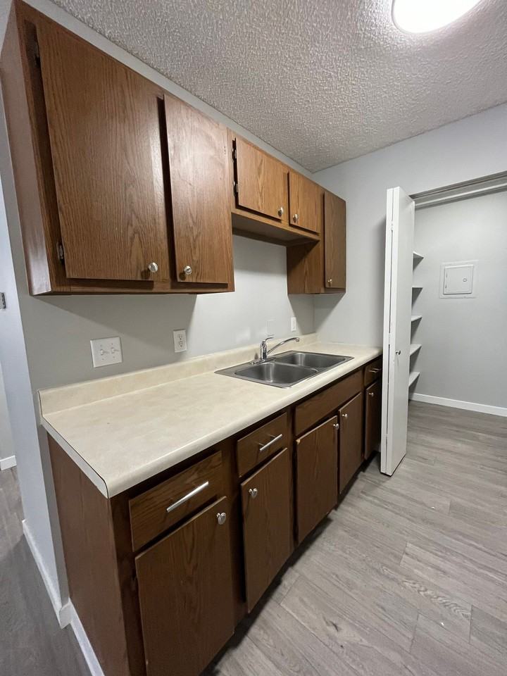 11141 N 137 (Waverly) - Photo 2 of 9