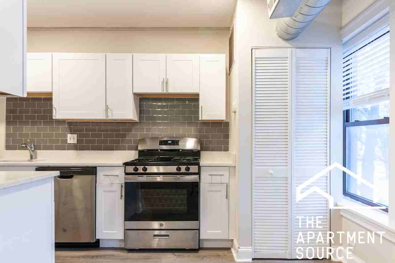 1251 W Henderson St #1 - Photo 2 of 17