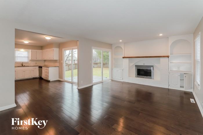 12418 Pine Valley Dr - Photo 3 of 16