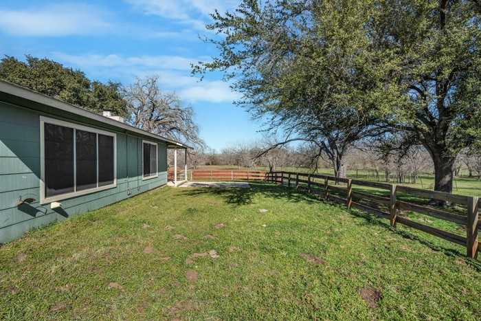 103 Robin Ln - Photo 3 of 16