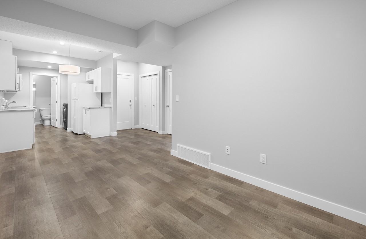 1374 Erker Cres Nw Bsmt #BS - Photo 6 of 17
