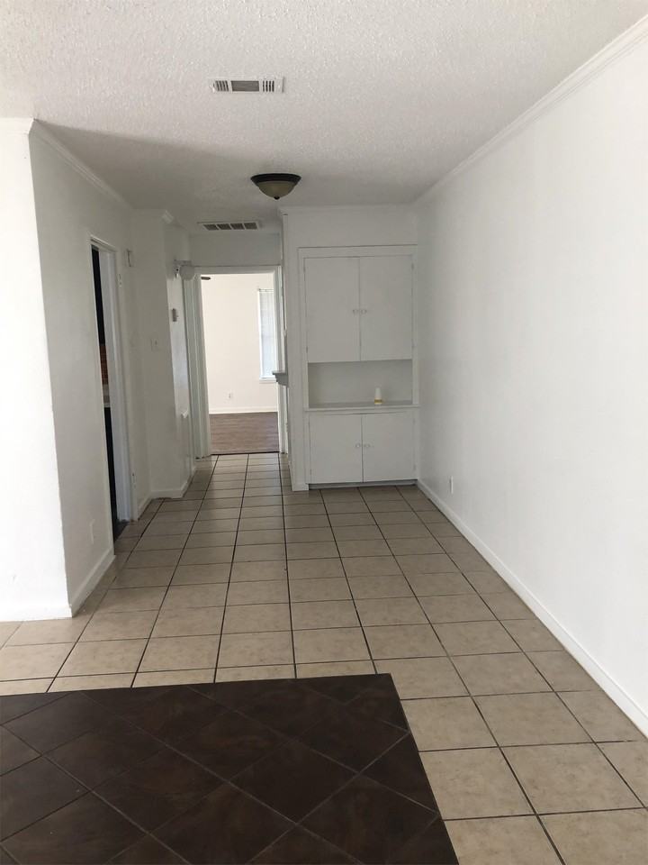801 N Crawford St #801 - Photo 3 of 11