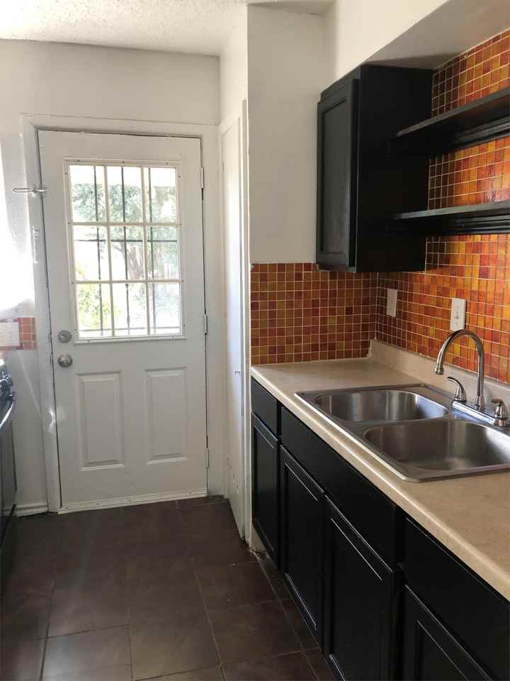 801 N Crawford St #801 - Photo 7 of 11