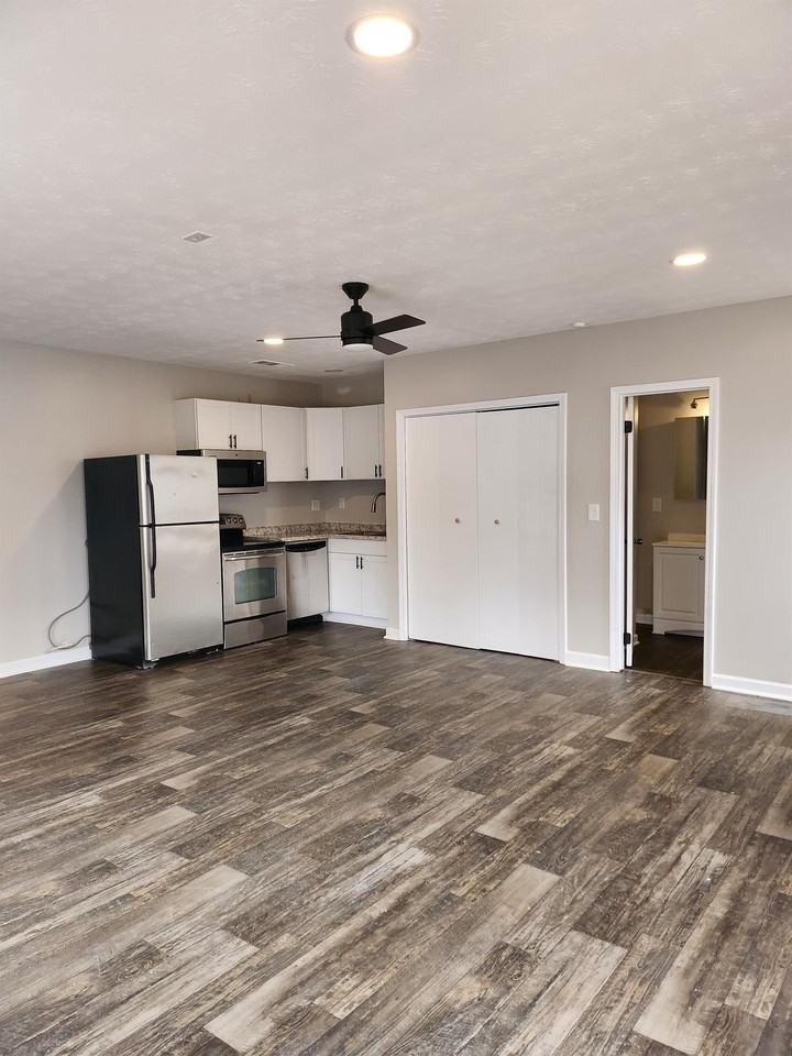 5405 Cindy Ln Se #B - Photo 3 of 8