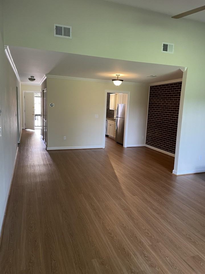 151 Harvest Dr #1 - Photo 5 of 23