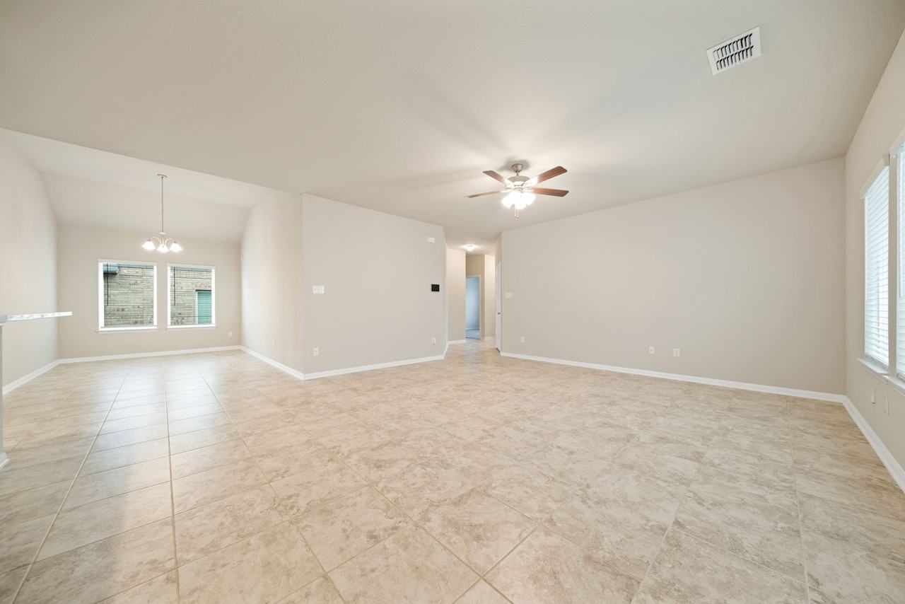 8907 Arundal Gdn #1 - Photo 7 of 37