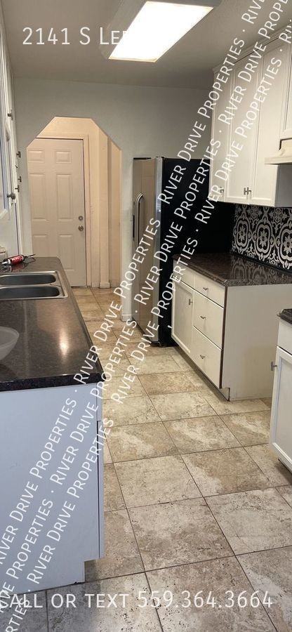 2141 S Lee Ave - Photo 3 of 17