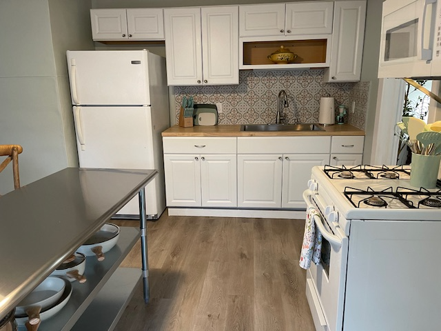 1942 E 120th St #2 - Photo 2 of 15