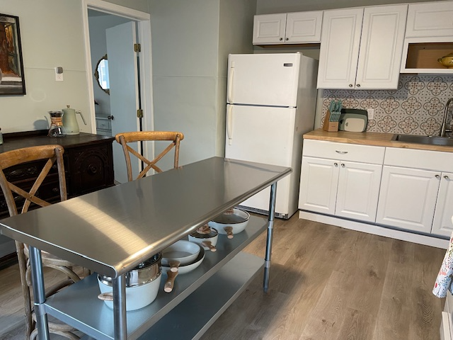 1942 E 120th St #2 - Photo 3 of 15