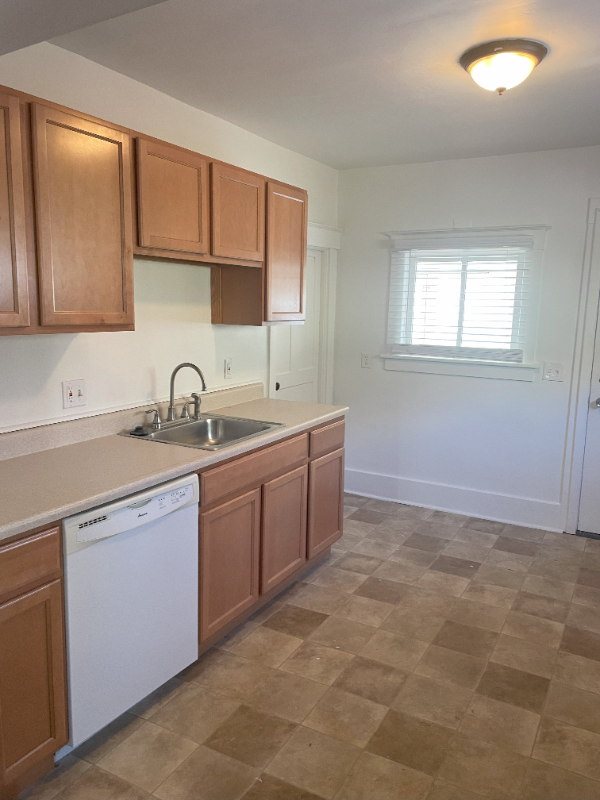 523 N Huron St #523 - Photo 3 of 14