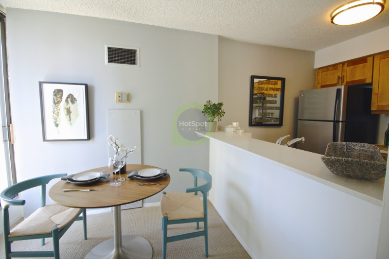 736 N Dearborn St - Photo 4 of 12